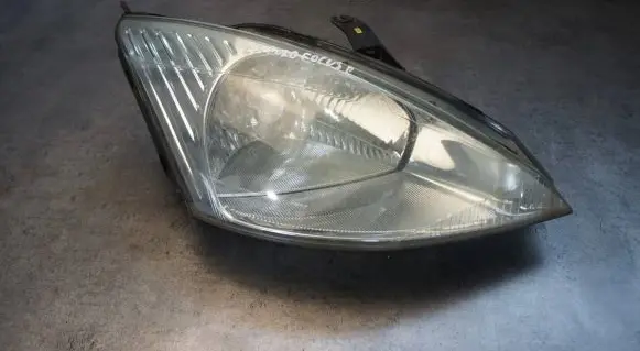 Ford Focus Headlight/headlamp