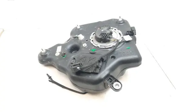 Audi A6 C7 AdBlue liquid reservoir 4038401AA 4077801AE 4G0131877