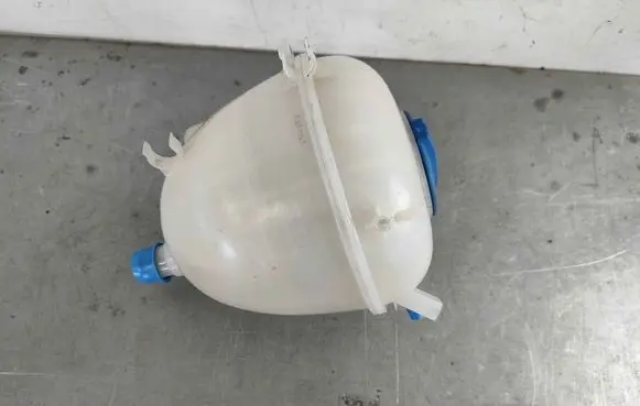 Volkswagen Crafter Coolant expansion tank/reservoir 7E0121407B 7E0121407D