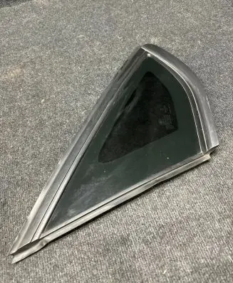 Rear side window