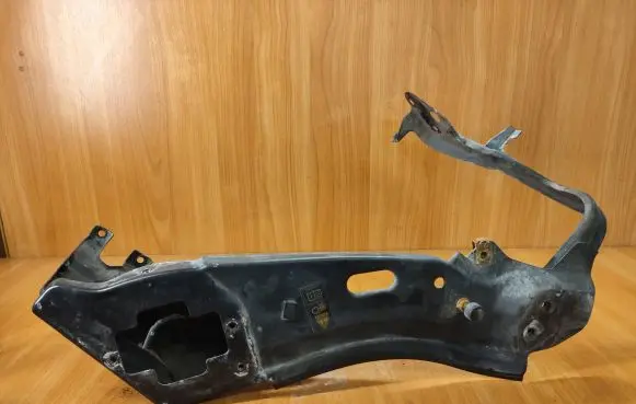 Mercedes-Benz S W221 Headlight/headlamp mounting bracket