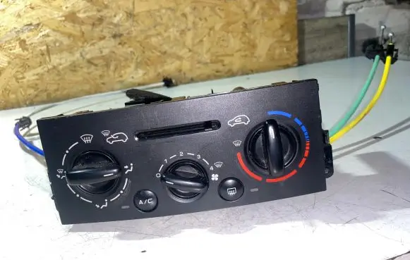 Peugeot 207 Climate control unit N102079B 69910002