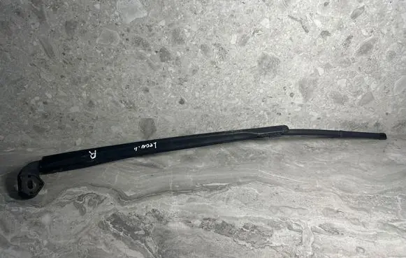 Seat Leon (1P) Front wiper blade arm 1P0955410A
