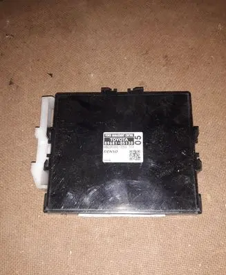 Toyota Avensis T270 Other control units/modules 8968105130