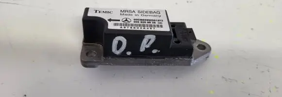 Mercedes-Benz E W210 Airbag deployment crash/impact sensor 0008209926 A9T8K22A487 0009982952001333