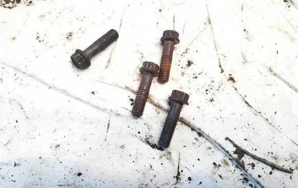 Volkswagen PASSAT B4 Nuts/bolts 