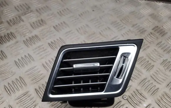 Mercedes-Benz E C207 W207 Dashboard side air vent grill/cover trim A2078300200