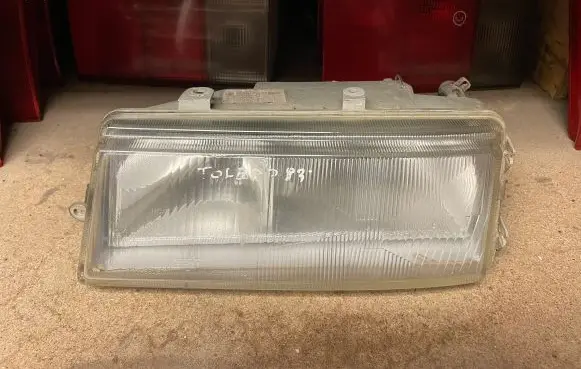 Seat Toledo I (1L) Headlight/headlamp 302961571 A2810881