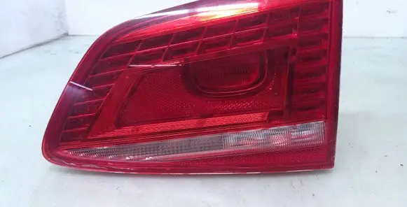 Volkswagen PASSAT B7 Tailgate rear/tail lights 