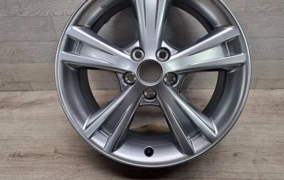 R18 alloy rim
