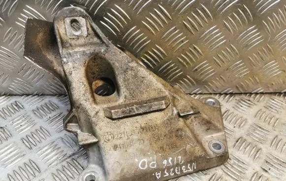 BMW 5 E60 E61 Engine mounting bracket 6765004