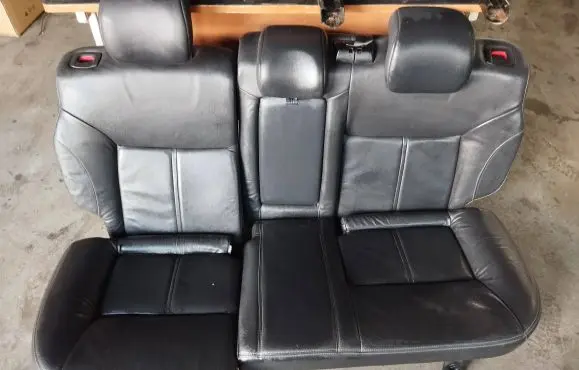 Seat set