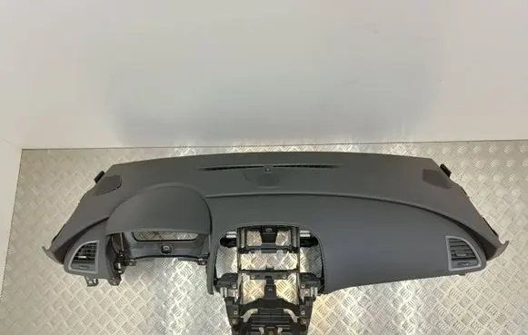 Opel Astra J Dashboard