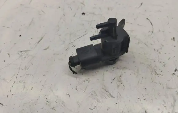 Volkswagen Tiguan Turbo solenoid valve 1K0906283A