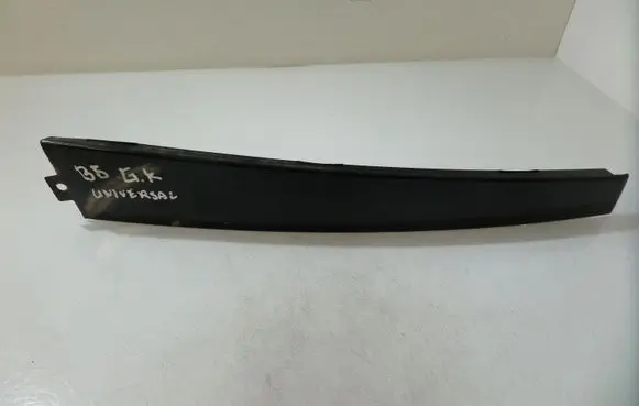 Volkswagen PASSAT B5 Rear door glass trim molding 3B0839901