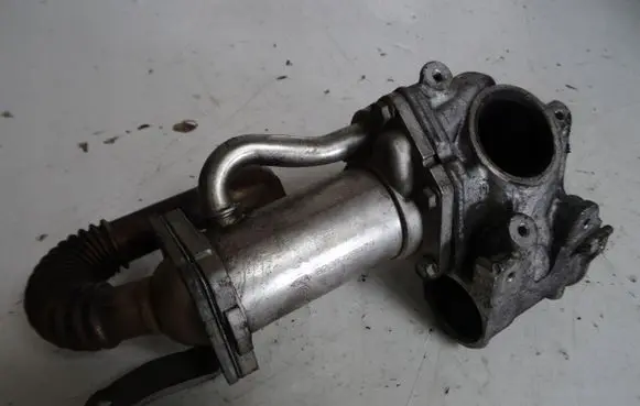 Renault Laguna III EGR valve cooler 8200729079