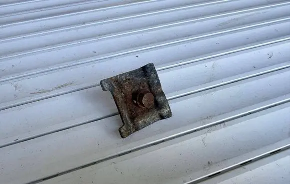 Volkswagen Golf IV Battery bracket 1J0803219