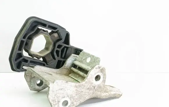 BMW 5 F10 F11 Radiator mount bracket 7186514 7207152 72411162