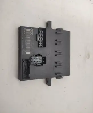 Audi A8 S8 D3 4E Comfort/convenience module 4E0907279S 007898C2 4E0910279S