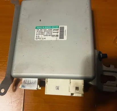 Toyota Avensis T270 Power steering control unit/module 2250000790 6900001686
