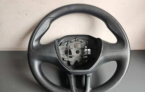 Peugeot 208 Steering wheel 6191373 6191372