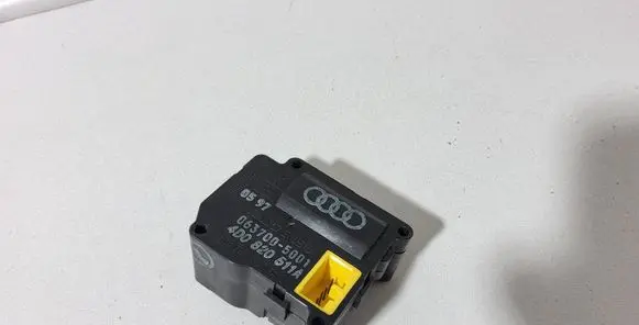 Audi A8 S8 D2 4D Air flap motor/actuator 4D0820511A 0637005001