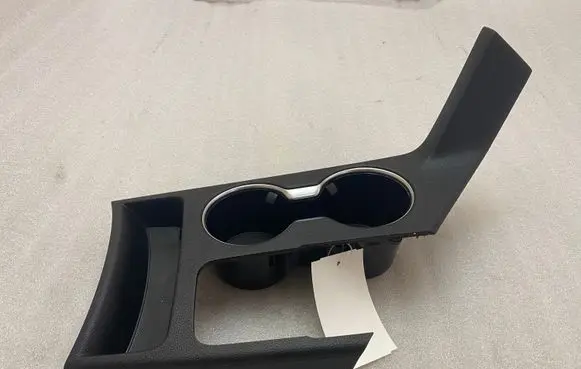 Cup holder front
