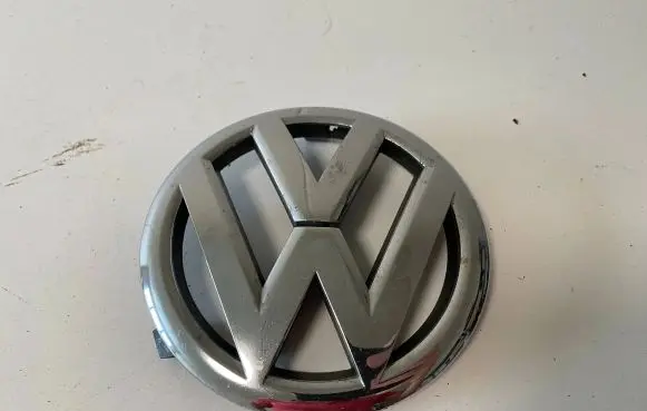 Volkswagen Touran III Manufacturer badge logo/emblem 1K0853601E