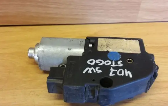 Peugeot 407 Sunroof motor/actuator 2213718