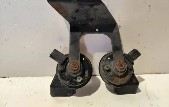 Audi A6 S6 C6 4F Horn signal 4F0951221