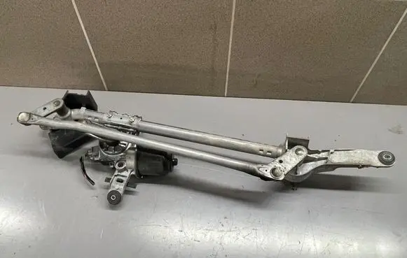 Subaru Legacy Front wiper linkage and motor 