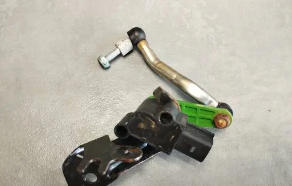 Audi A5 Sportback 8TA Front height sensor lever 8K0941285N 8K0907503
