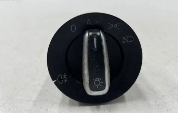 Volkswagen Touran II Light switch