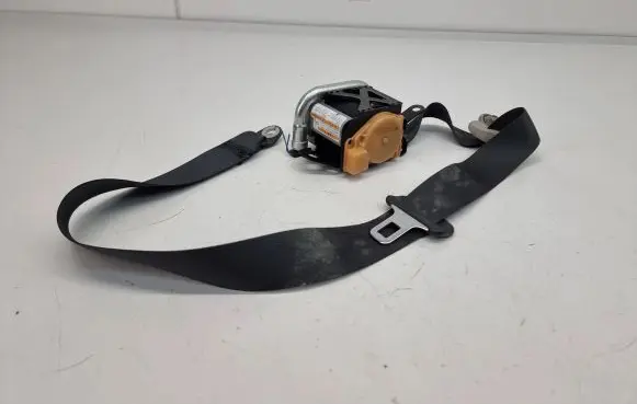 Suzuki Grand Vitara II Front seatbelt 8494065J0