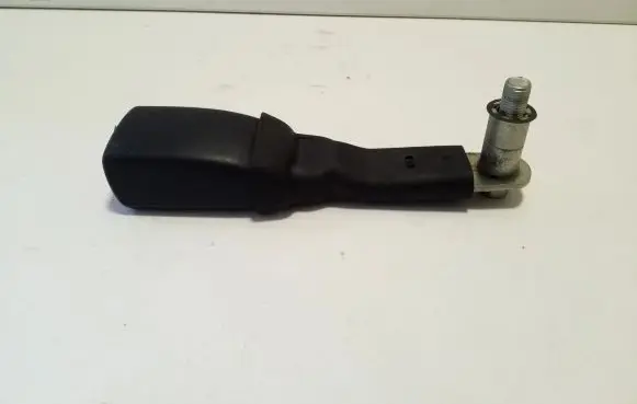 Lexus RX 330 - 350 - 400H Rear seatbelt buckle 7K8300 E034501