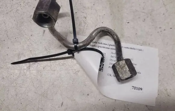Audi A4 S4 B8 8K Fuel injector supply line/pipe