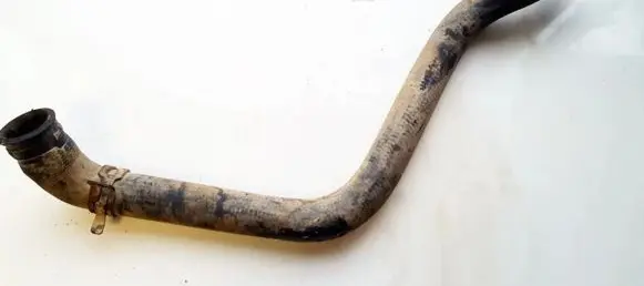 Volkswagen PASSAT B3 Engine coolant pipe/hose