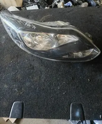 Ford Focus Headlight/headlamp BM5113W029DK