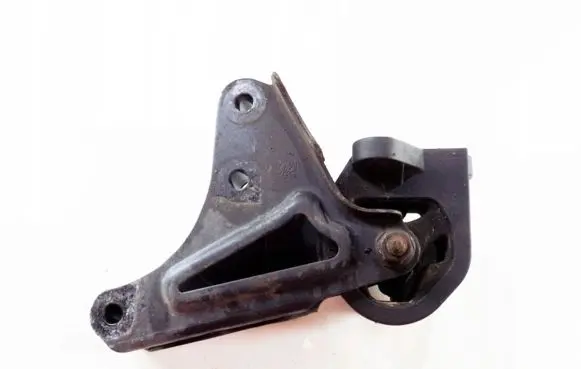 Honda Civic Engine mount bracket