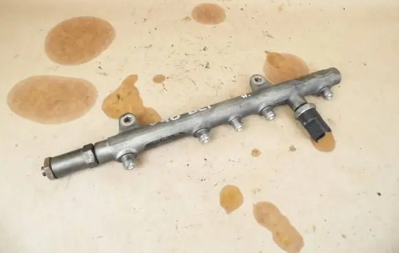 Volvo S40, V40 Fuel main line pipe 0445214024 0281002522 002407