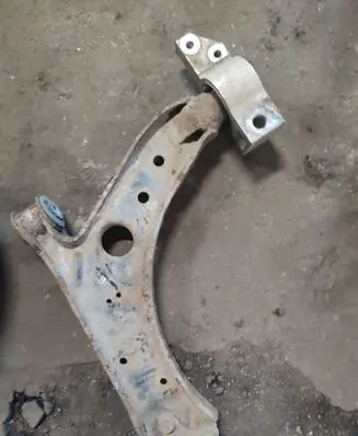 Volkswagen Golf V Front control arm