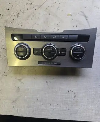 Volkswagen PASSAT B7 Climate control unit 3AA907044AF 5HB01125739 1201420450