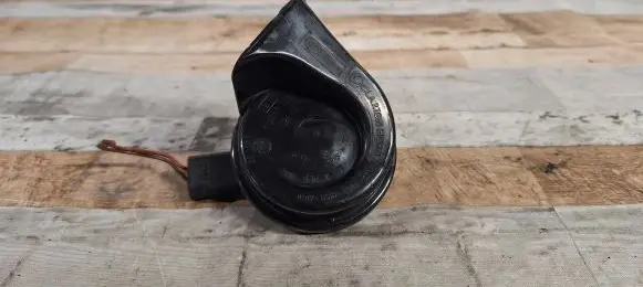 BMW 5 F10 F11 Horn signal 703881157 024148