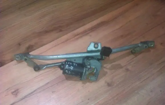 Audi A4 S4 B5 8D Front wiper linkage and motor 8D2955023