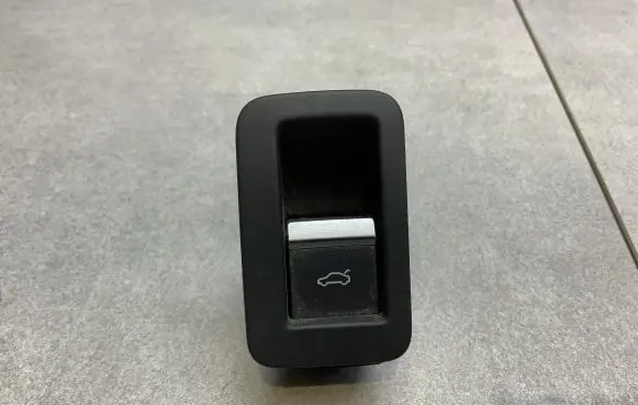 Audi A4 S4 B9 Tailgate opening switch 4M0959831A