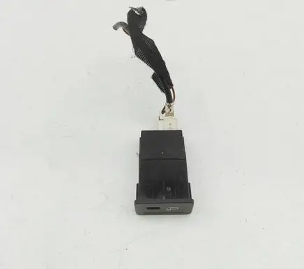 Mercedes-Benz E W213 USB socket connector A2478204602