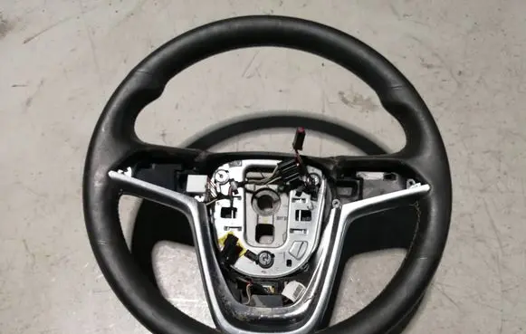 Buick Encore I Steering wheel