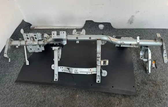 Iveco Daily 6th gen Dashboard cross member/frame bar 