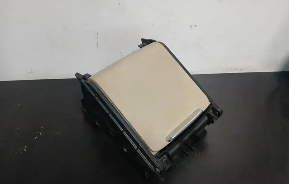 Volvo V70 Cup holder front 390227 77068