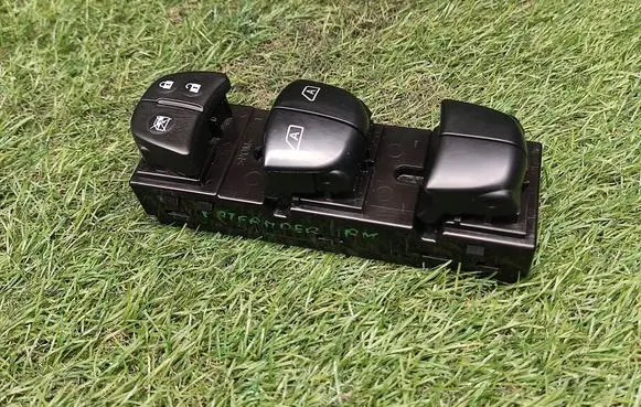 Nissan Pathfinder R52 Electric window control switch 254013KA2A